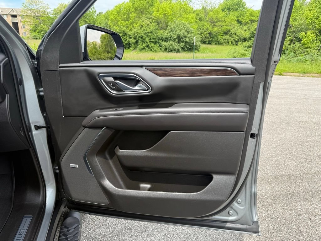Used 2023 Chevrolet Suburban Z71 AWD/4WD image 15