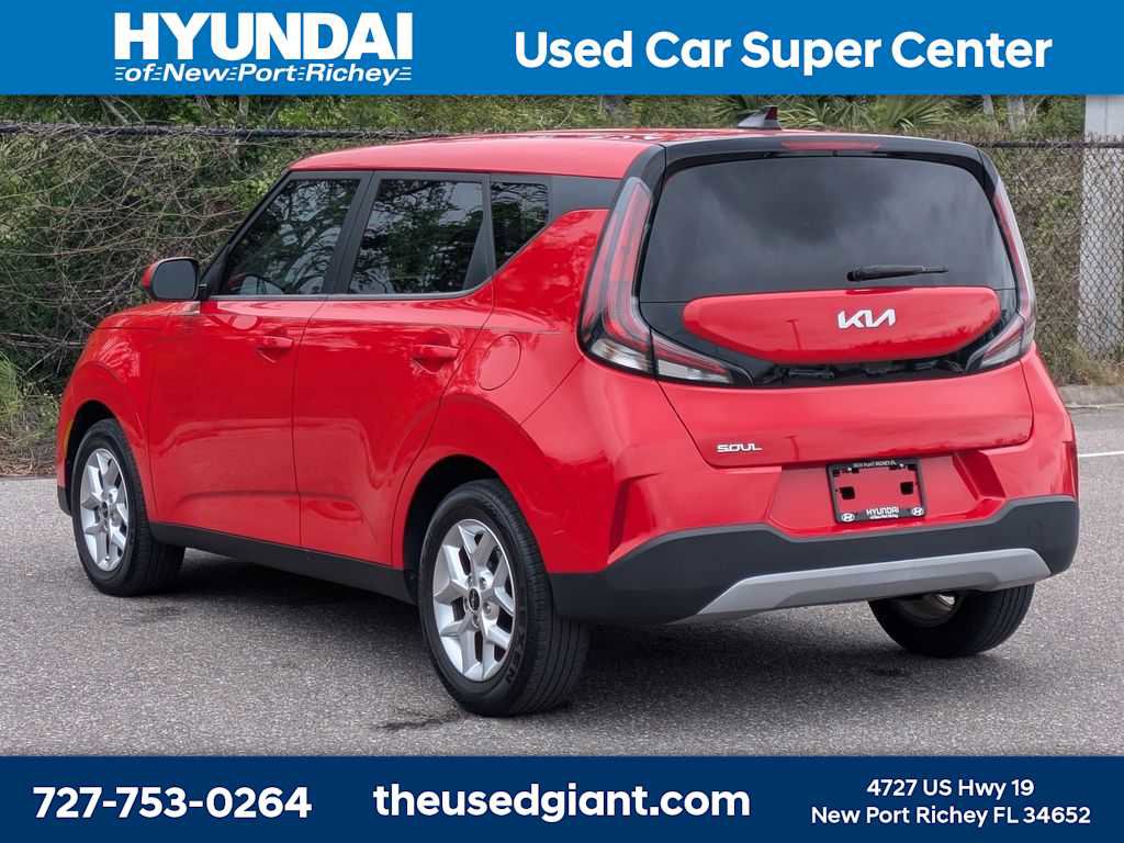Used 2023 Kia Soul S image 3
