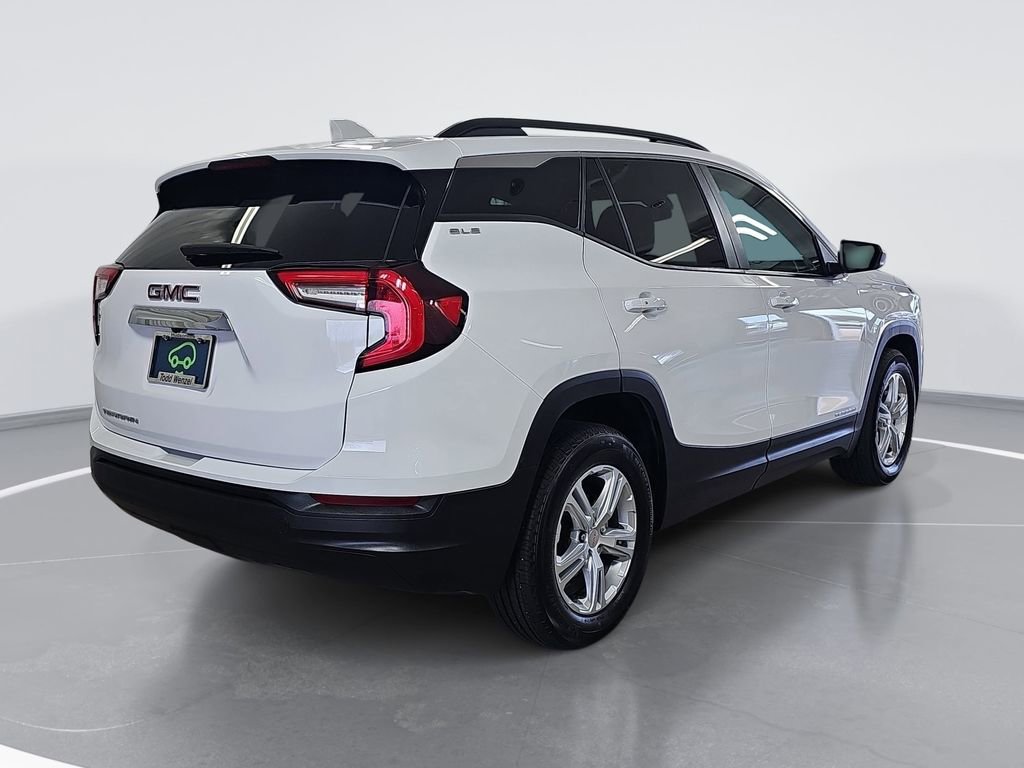 Certified 2024 GMC Terrain SLE w/ Driver Convenience Package FWD image 3