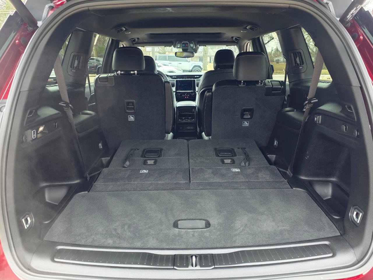 Used 2024 Jeep Grand Cherokee L Altitude image 20