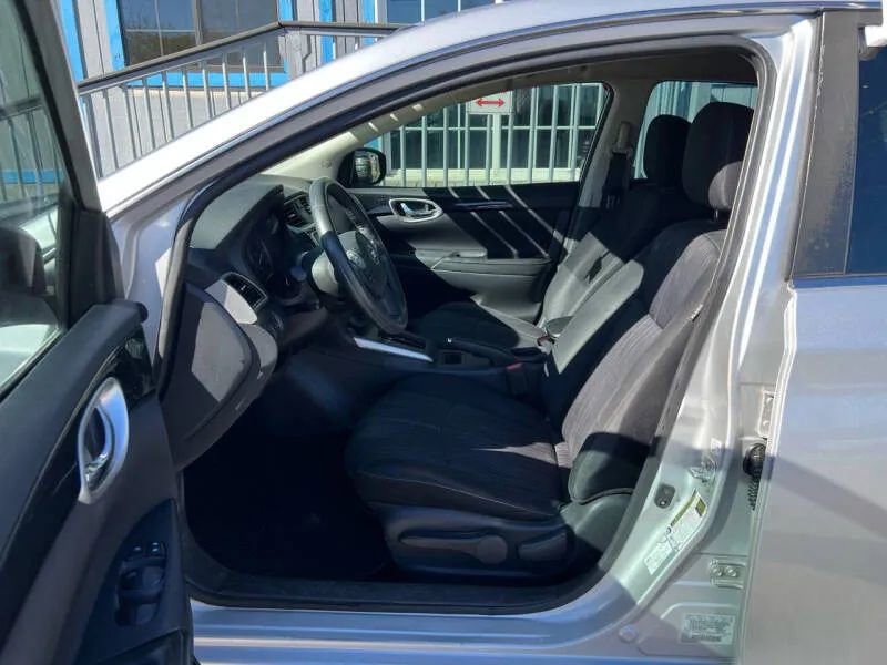Used 2016 Nissan Sentra SV image 10