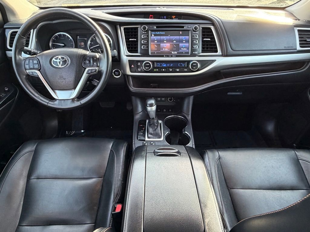 Used 2017 Toyota Highlander XLE image 33