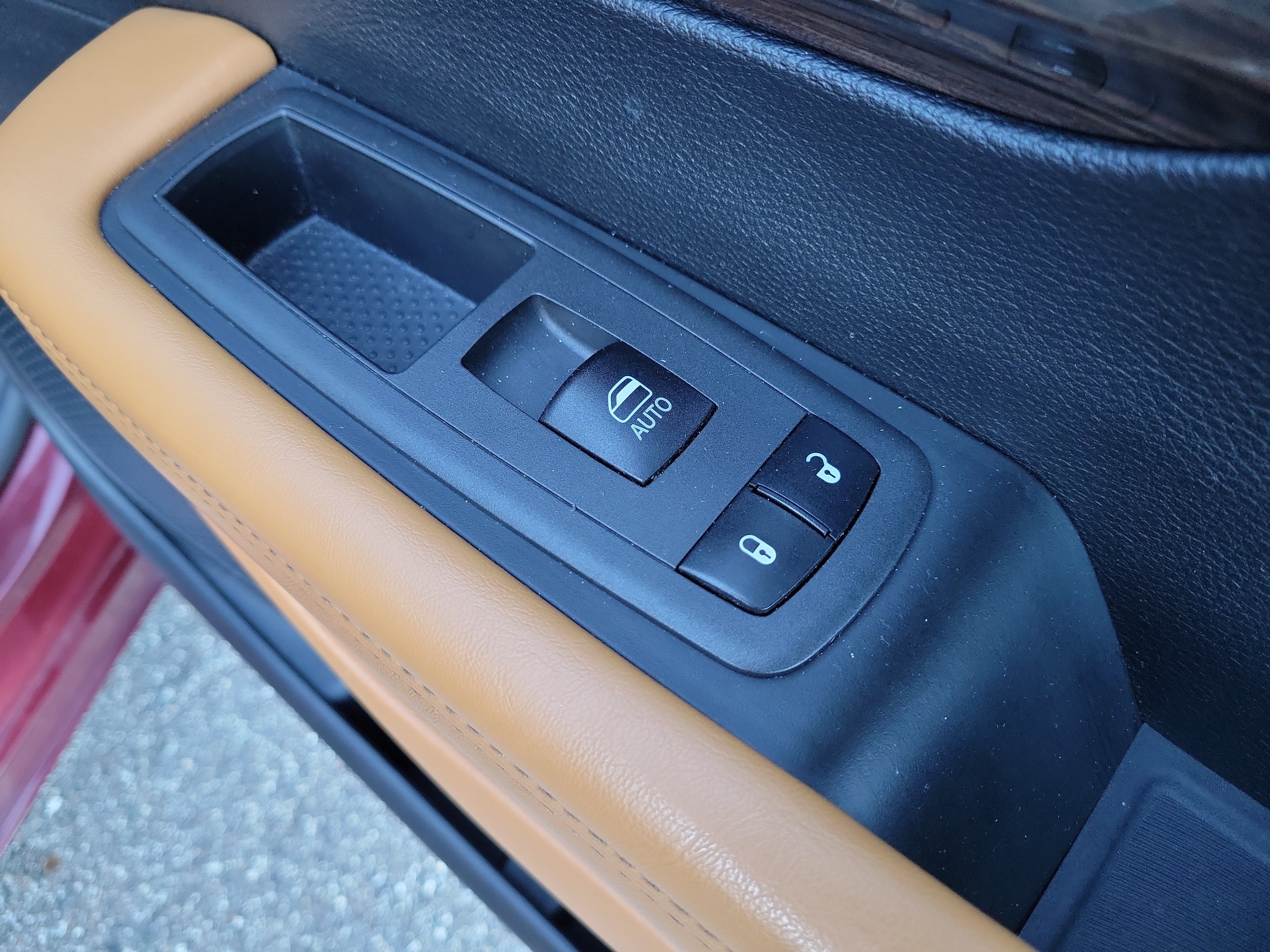 Used 2021 Chrysler Pacifica Pinnacle FWD image 11