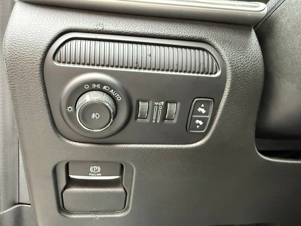 Used 2024 Jeep Wagoneer L Series II w/ Flexible Seating Group AWD/4WD image 7