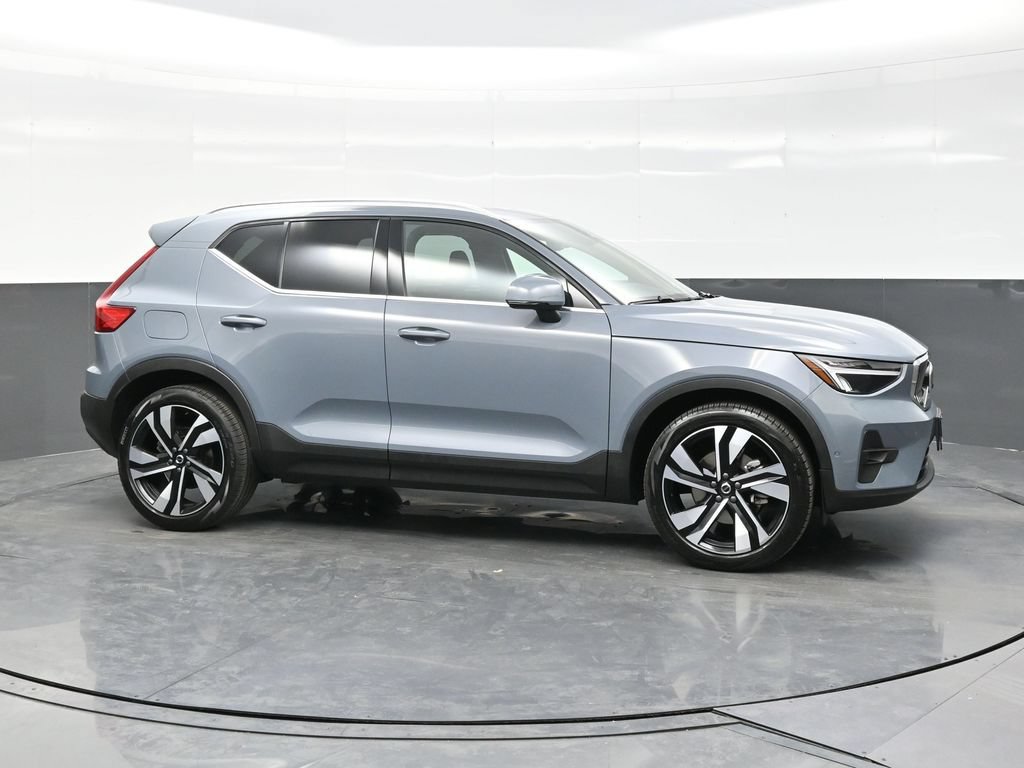 Used 2023 Volvo XC40 B5 Ultimate w/ Protection Package Premier AWD/4WD image 8