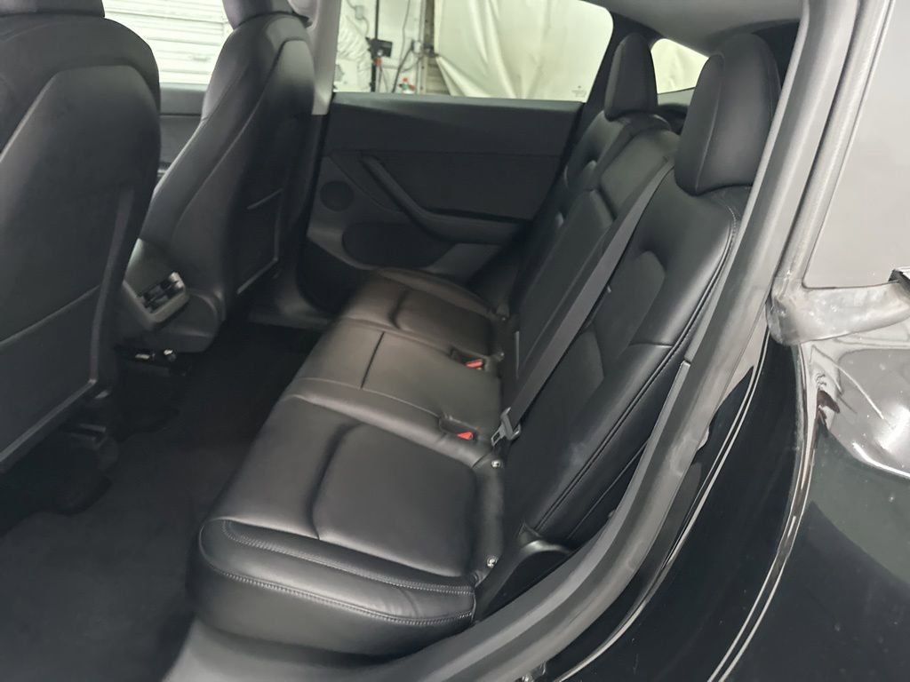 Used 2021 Tesla Model Y Long Range AWD/4WD image 17