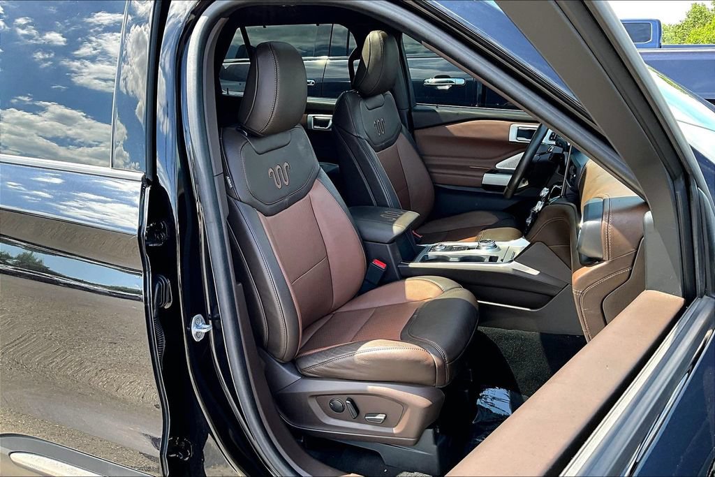 Used 2022 Ford Explorer King Ranch w/ Technology Package AWD/4WD image 32