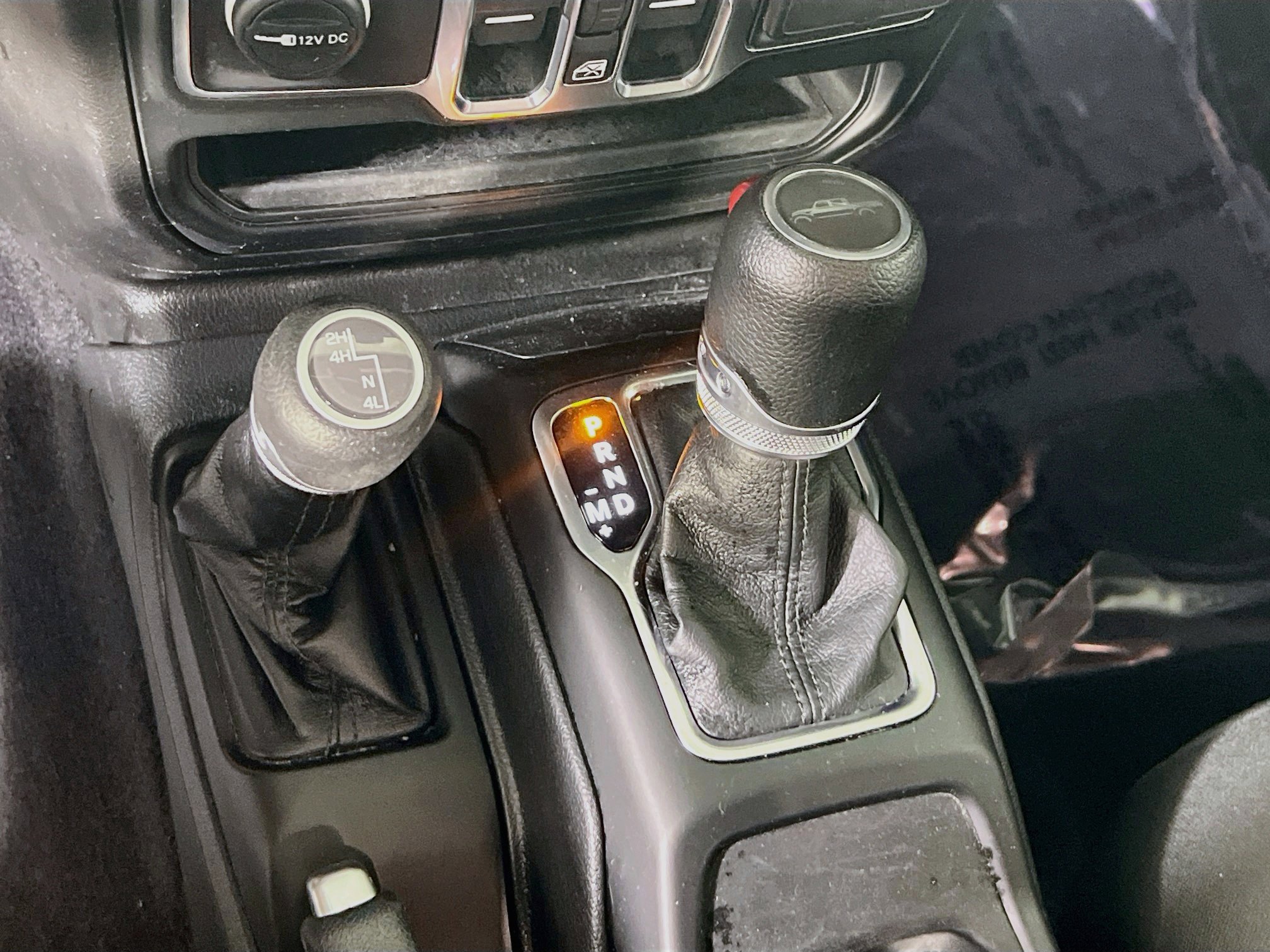 Used 2023 Jeep Gladiator Willys AWD/4WD image 16