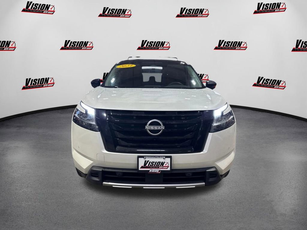 Used 2023 Nissan Pathfinder SL w/ Black Appearance Package image 2