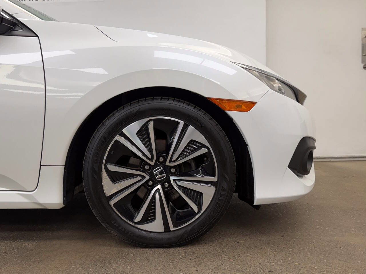 Used 2017 Honda Civic EX-L image 17