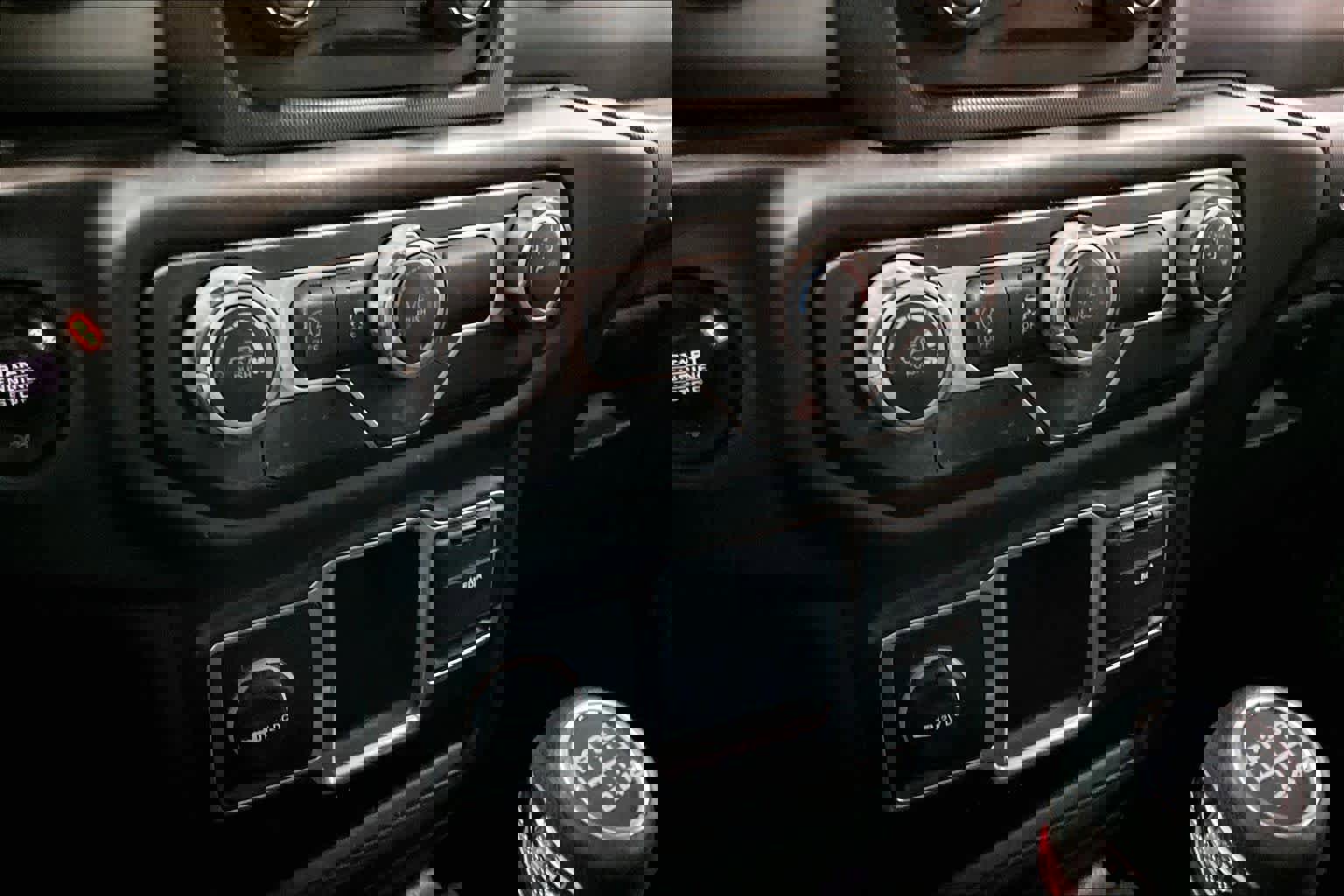 Used 2018 Jeep Wrangler Unlimited Sport image 36