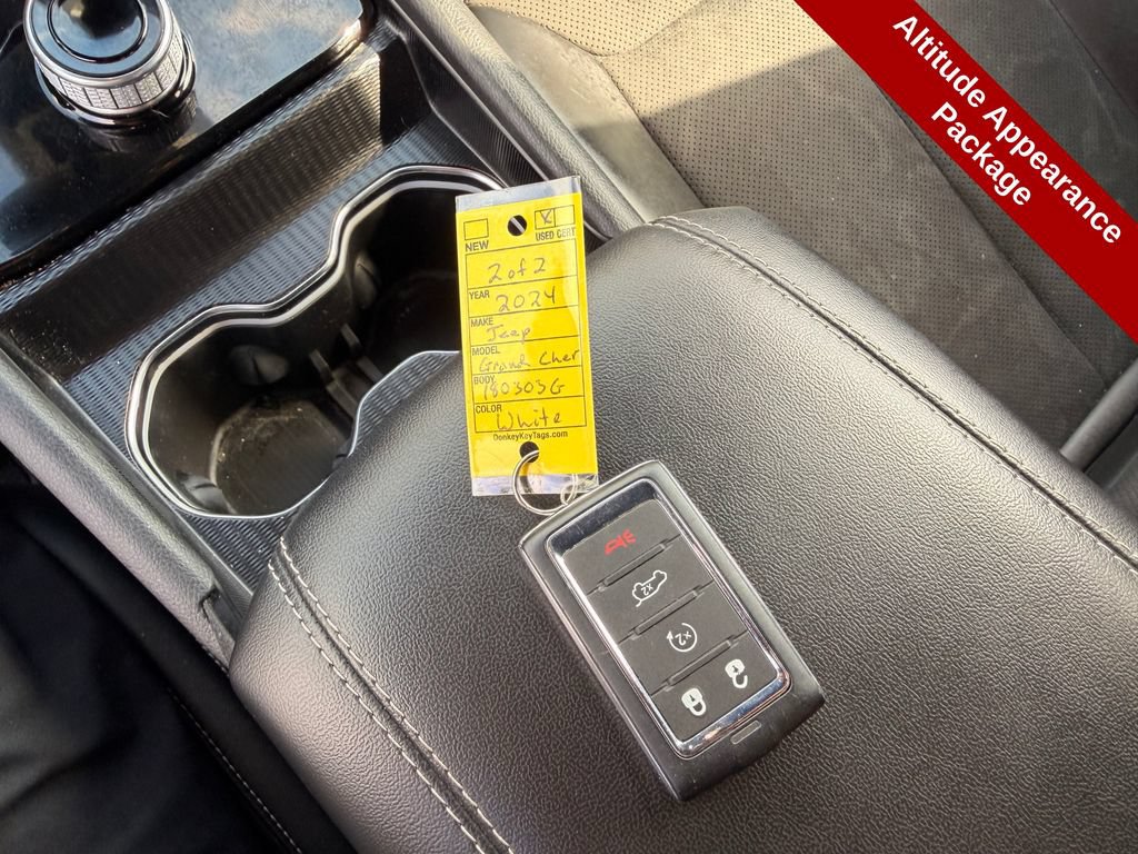 Used 2024 Jeep Grand Cherokee Altitude AWD/4WD image 24