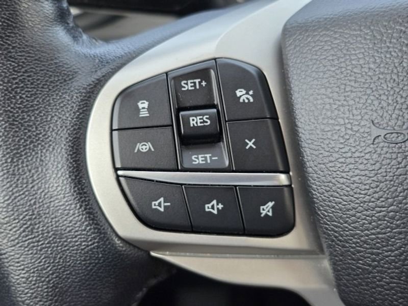 Used 2022 Ford Explorer XLT w/ Equipment Group 202A image 17