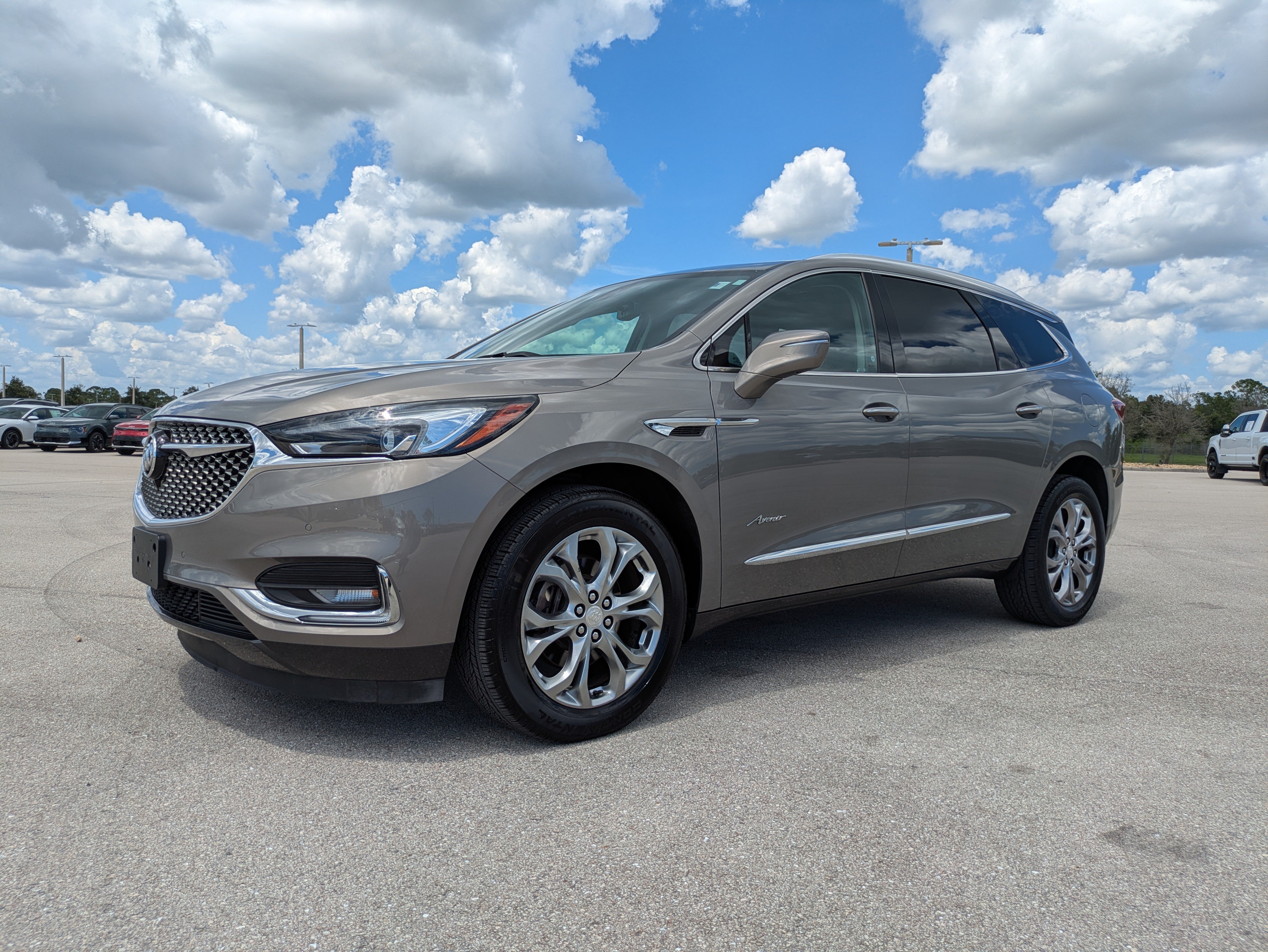 Used 2019 Buick Enclave Avenir w/ Avenir Technology Package AWD/4WD image 8