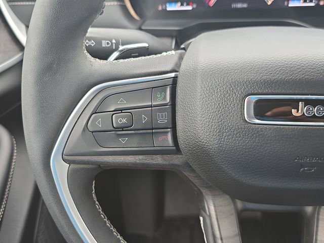 Used 2025 Jeep Grand Cherokee L Limited w/ Luxury Tech Group II AWD/4WD image 18