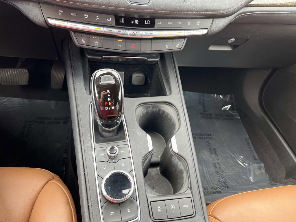 Used 2021 Cadillac XT4 Premium Luxury image 35