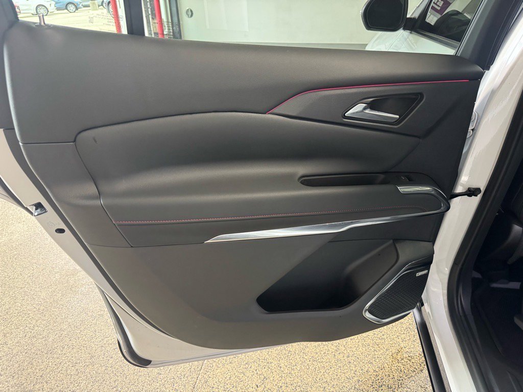 Used 2024 Chevrolet Traverse RS w/ LPO, Floor Liner Package image 12