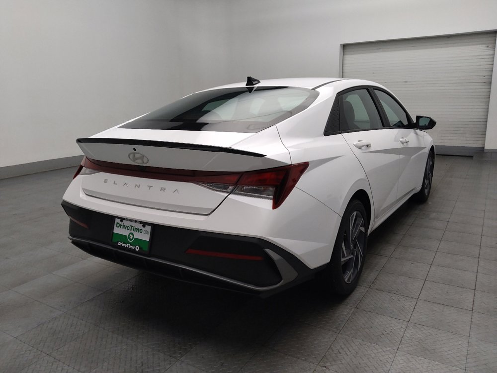 Used 2025 Hyundai Elantra Sport image 9