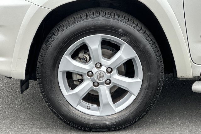 Used 2009 Toyota RAV4 Limited FWD image 28
