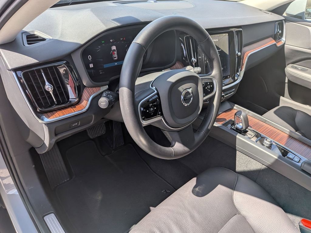 Used 2025 Volvo V60 B5 Cross Country Plus AWD/4WD image 16