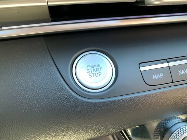 Certified 2025 Hyundai Elantra SEL FWD image 24