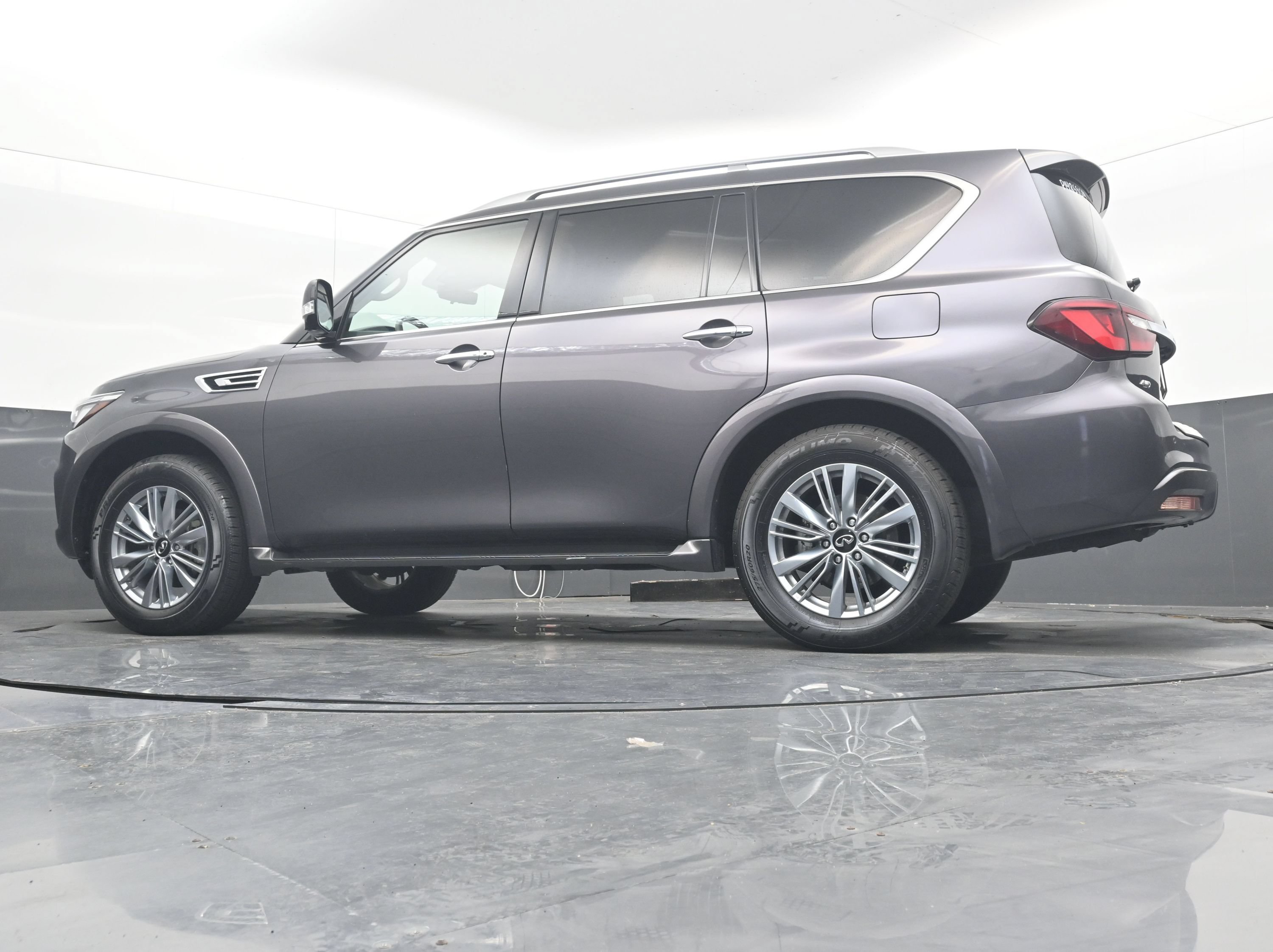 Used 2024 INFINITI QX80 Luxe AWD/4WD image 24