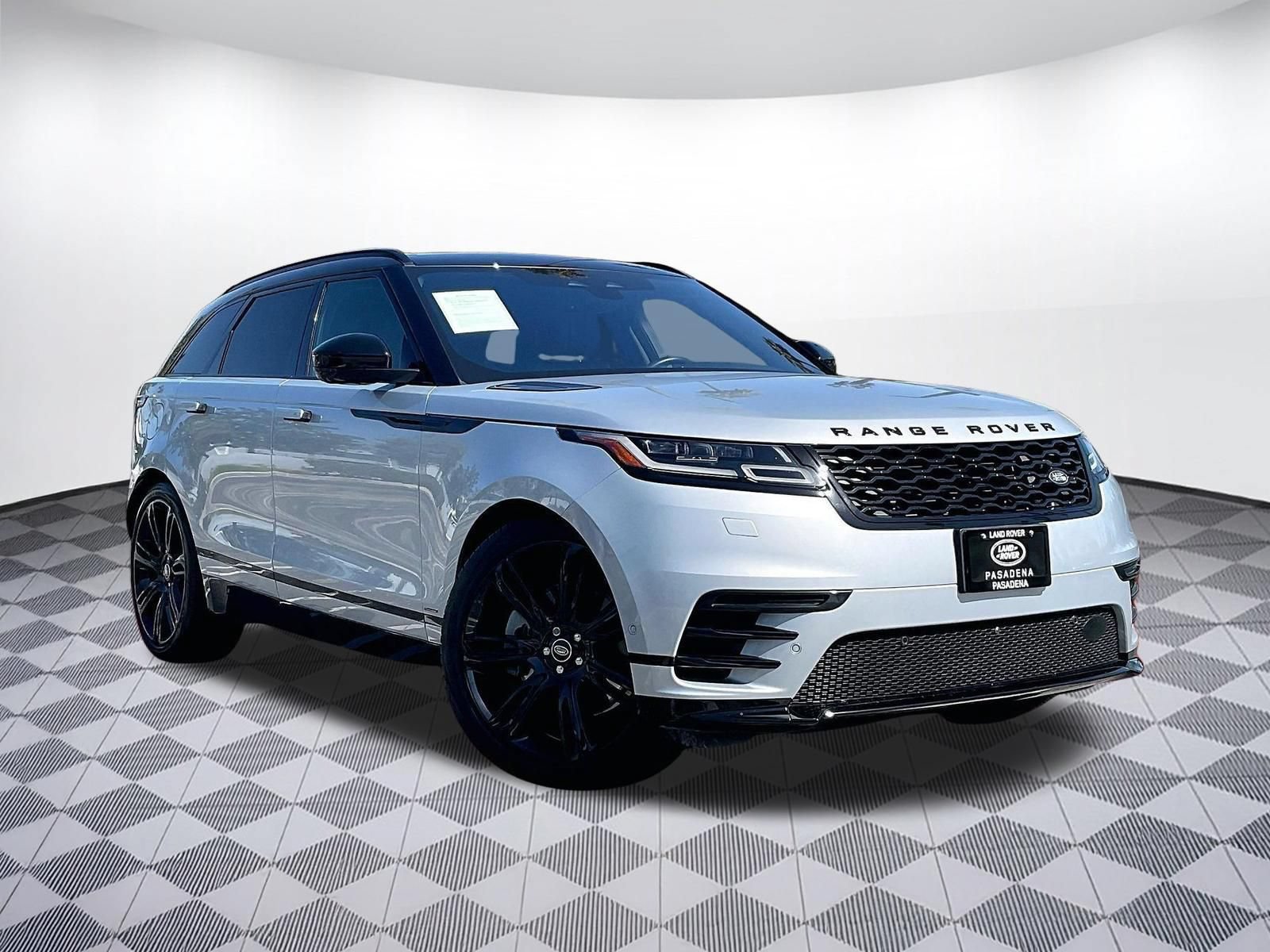 Used 2021 Land Rover Range Rover Velar R-Dynamic HSE AWD/4WD image 2