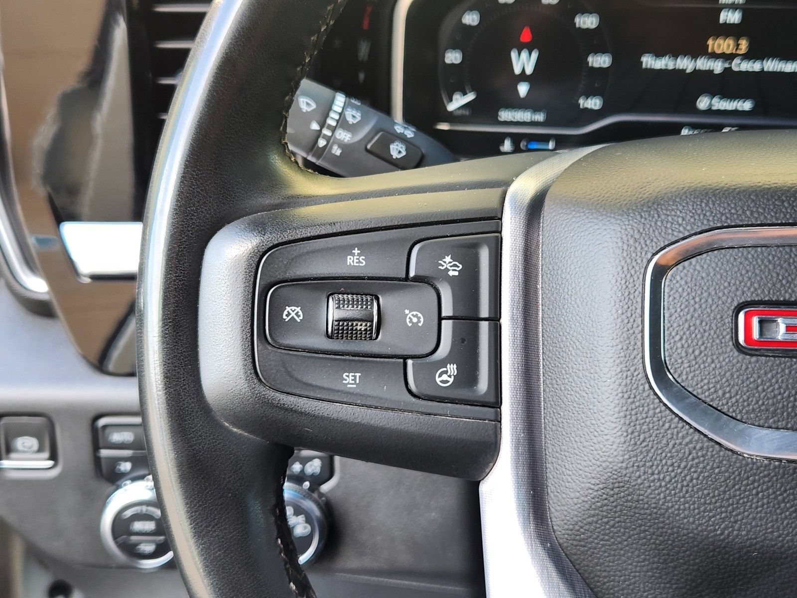 Used 2023 GMC Sierra 1500 SLE w/ X31 Off-Road Package AWD/4WD image 17