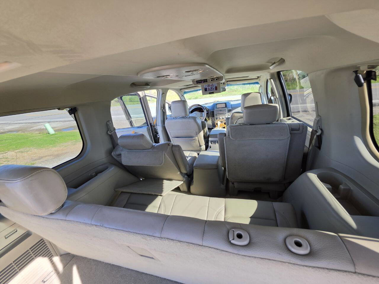 Used 2004 INFINITI QX56 4WD w/ Smart Vision Pkg image 6
