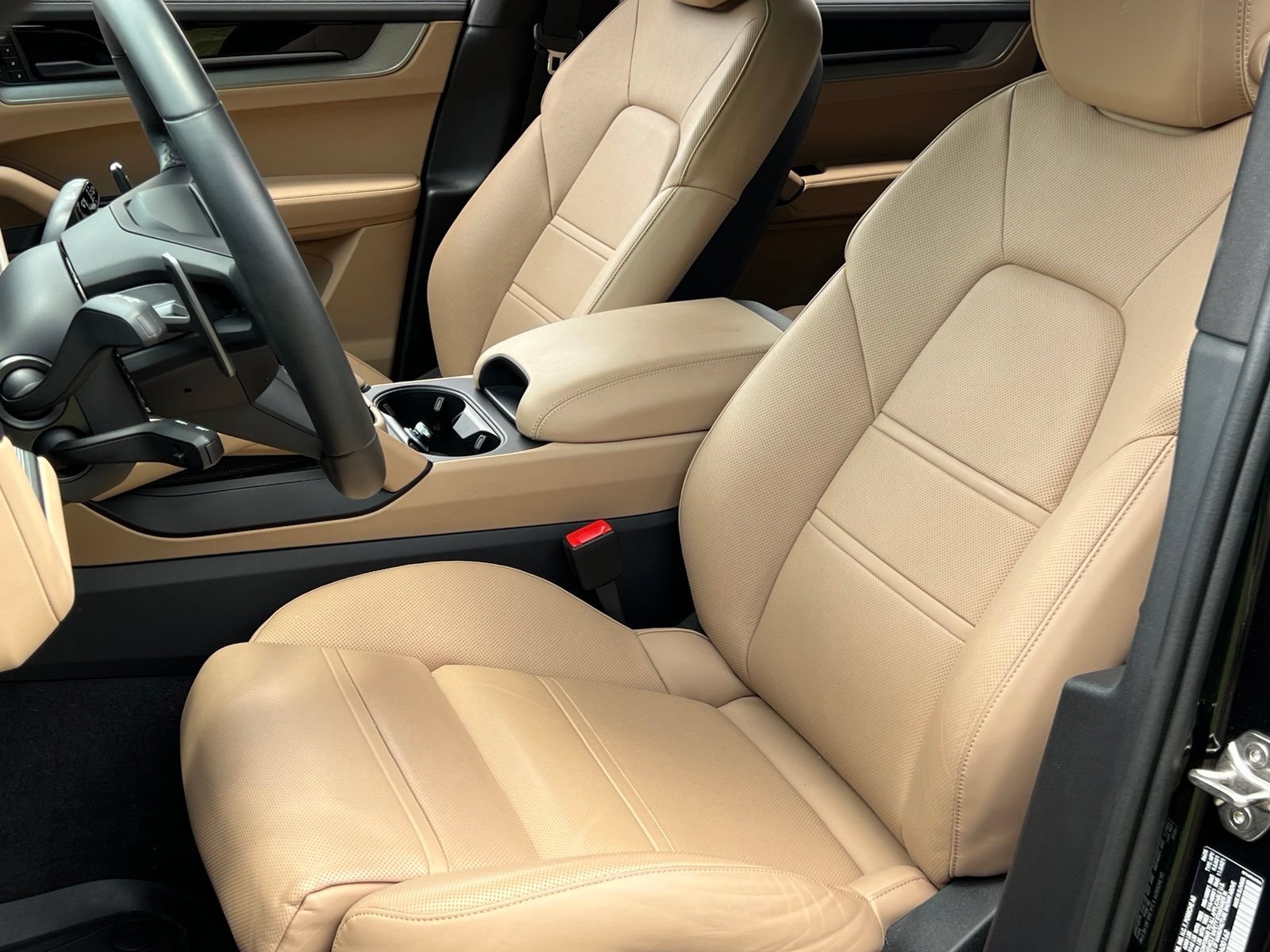 Used 2026 Porsche Cayenne AWD/4WD image 5