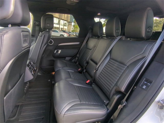 Used 2021 Land Rover Discovery S R-Dynamic image 17