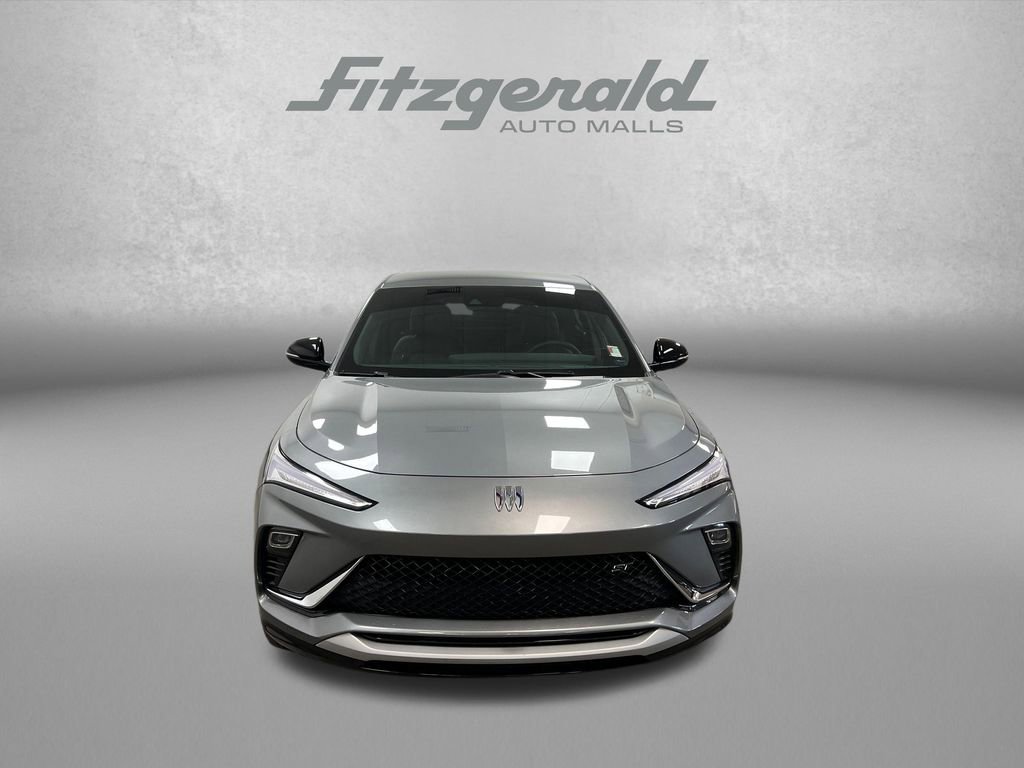 Used 2024 Buick Envista Sport Touring w/ Convenience I Package FWD image 8