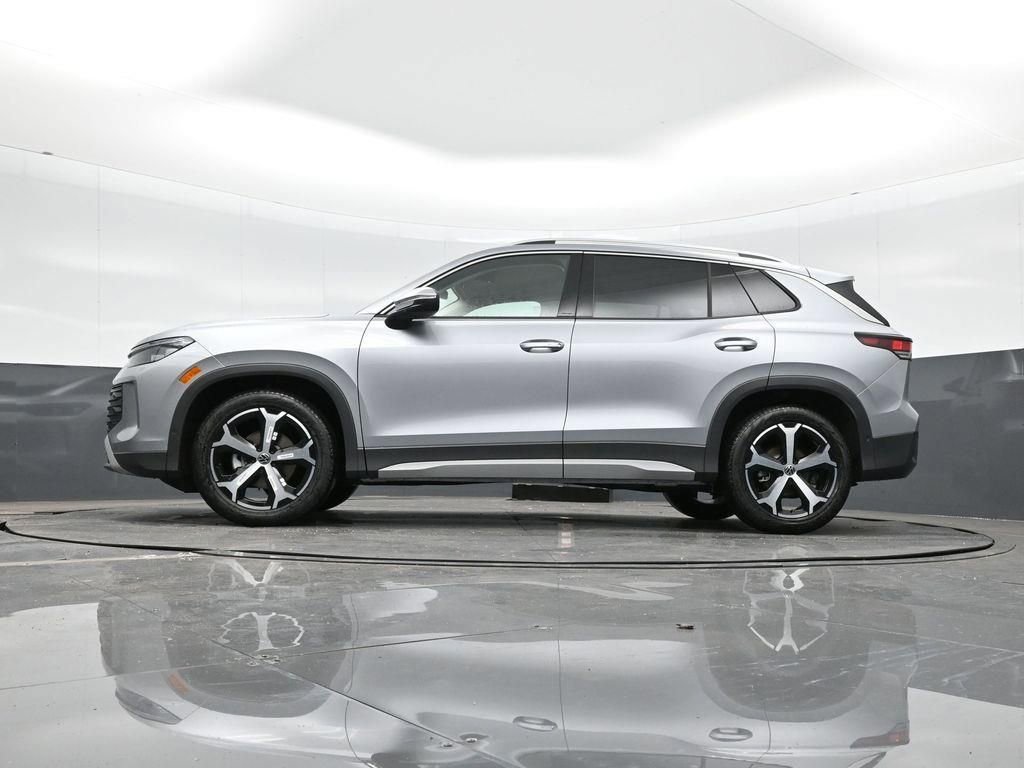 New 2026 Volkswagen Tiguan SE image 28