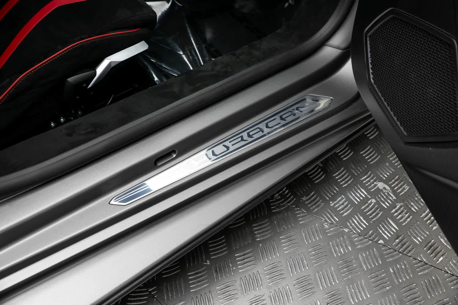 Used 2022 Lamborghini Huracan STO RWD image 33