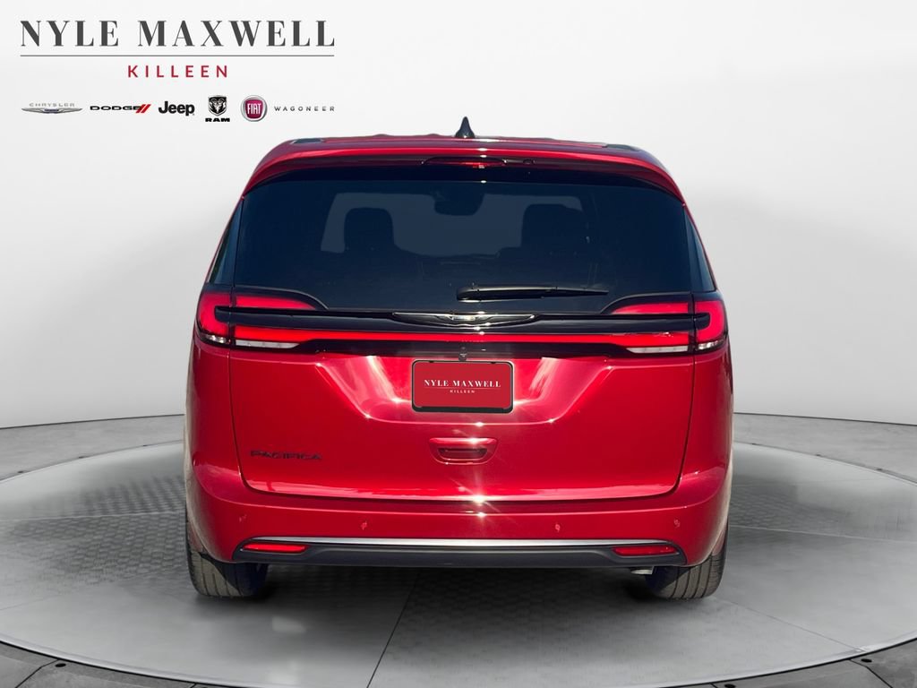 New 2026 Chrysler Pacifica Select FWD image 15