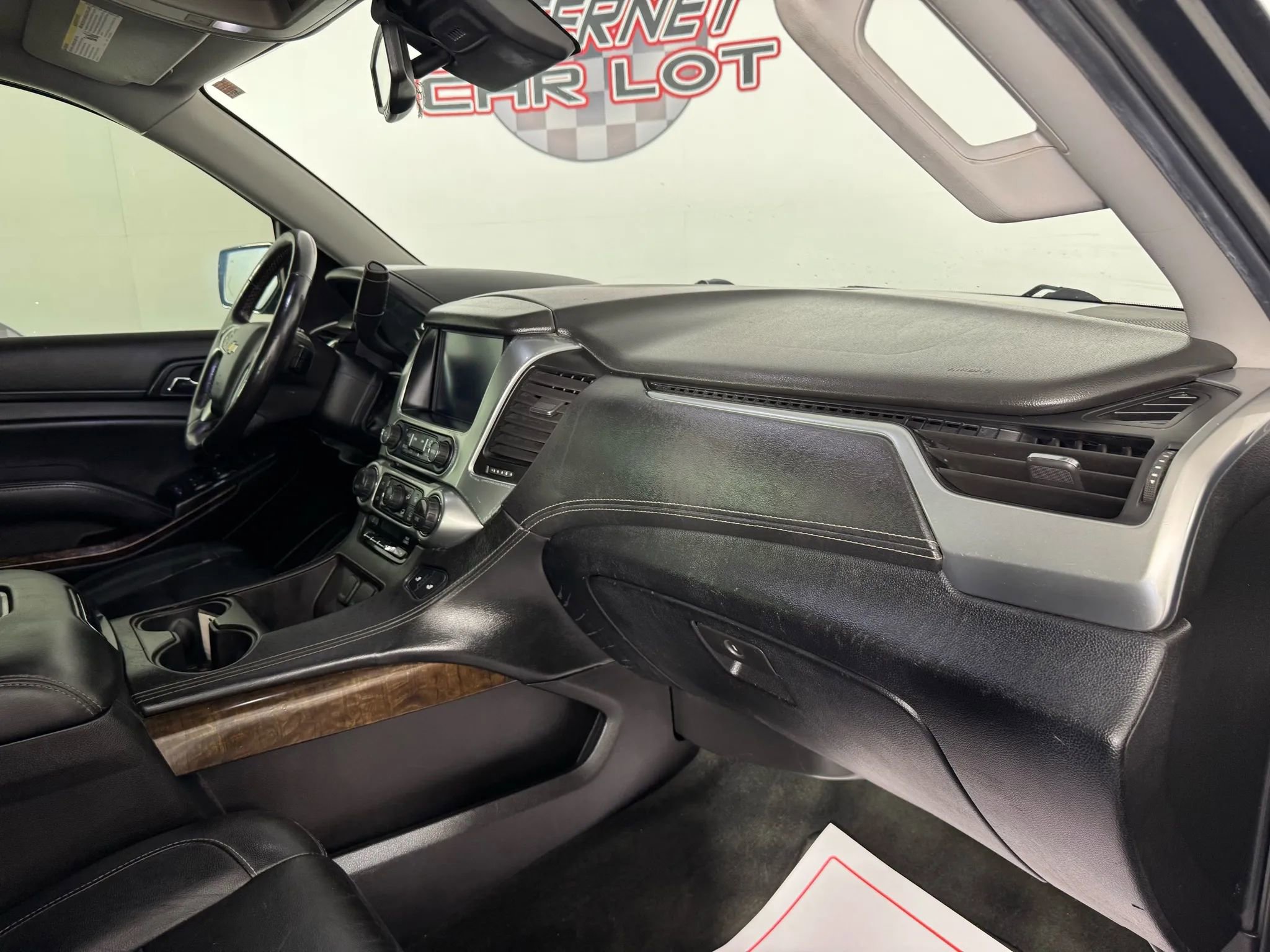 Used 2015 Chevrolet Suburban LT w/ Luxury Package image 12