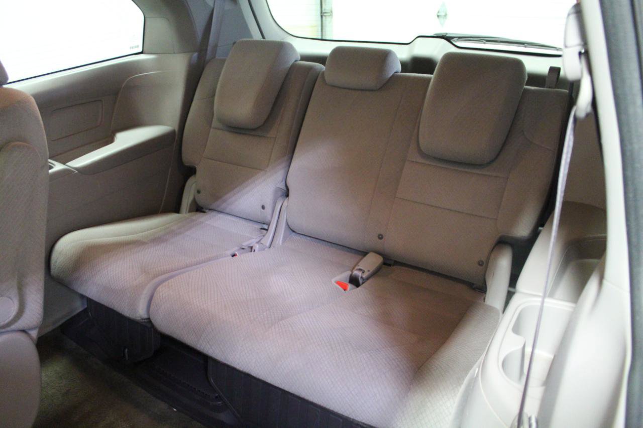Used 2015 Honda Odyssey LX image 18