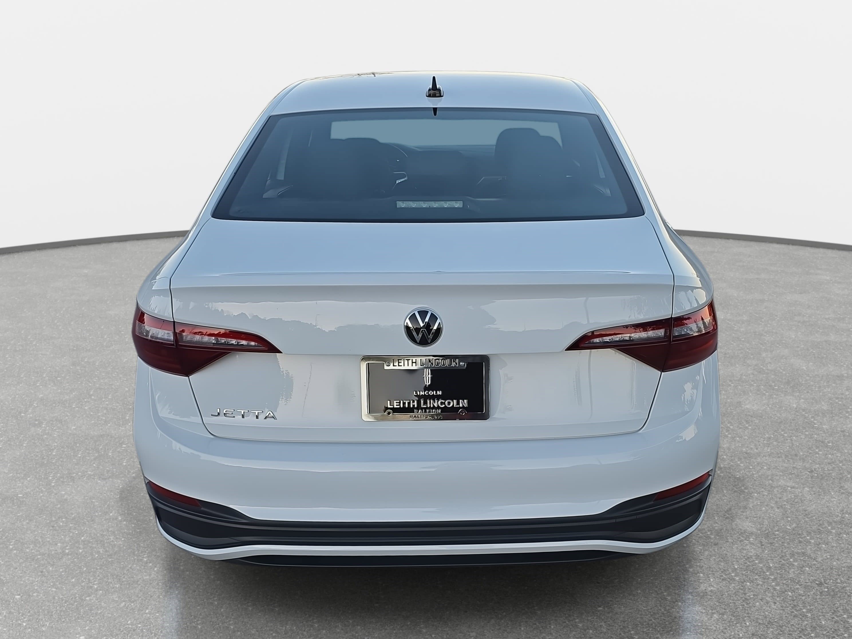 Used 2024 Volkswagen Jetta Sport image 6