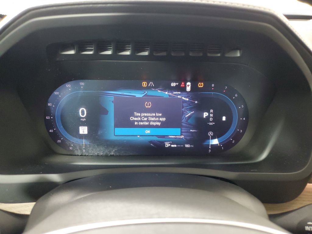 Certified 2025 Volvo XC90 B6 Core w/ Climate Package image 29