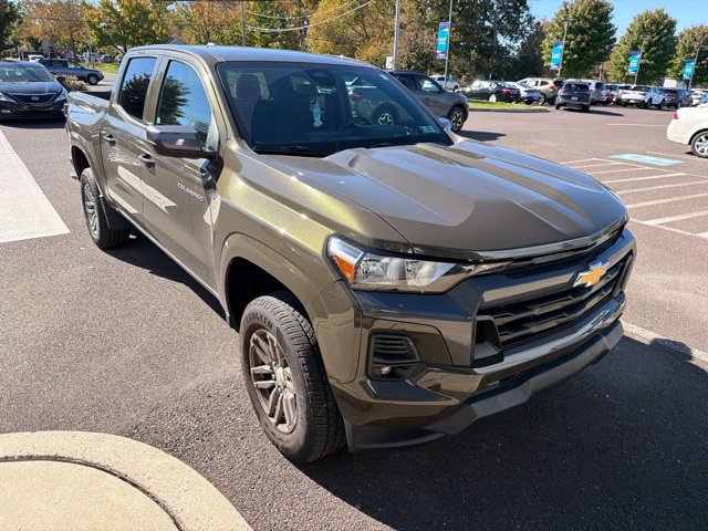 Used 2023 Chevrolet Colorado LT w/ LT Convenience Package AWD/4WD image 22