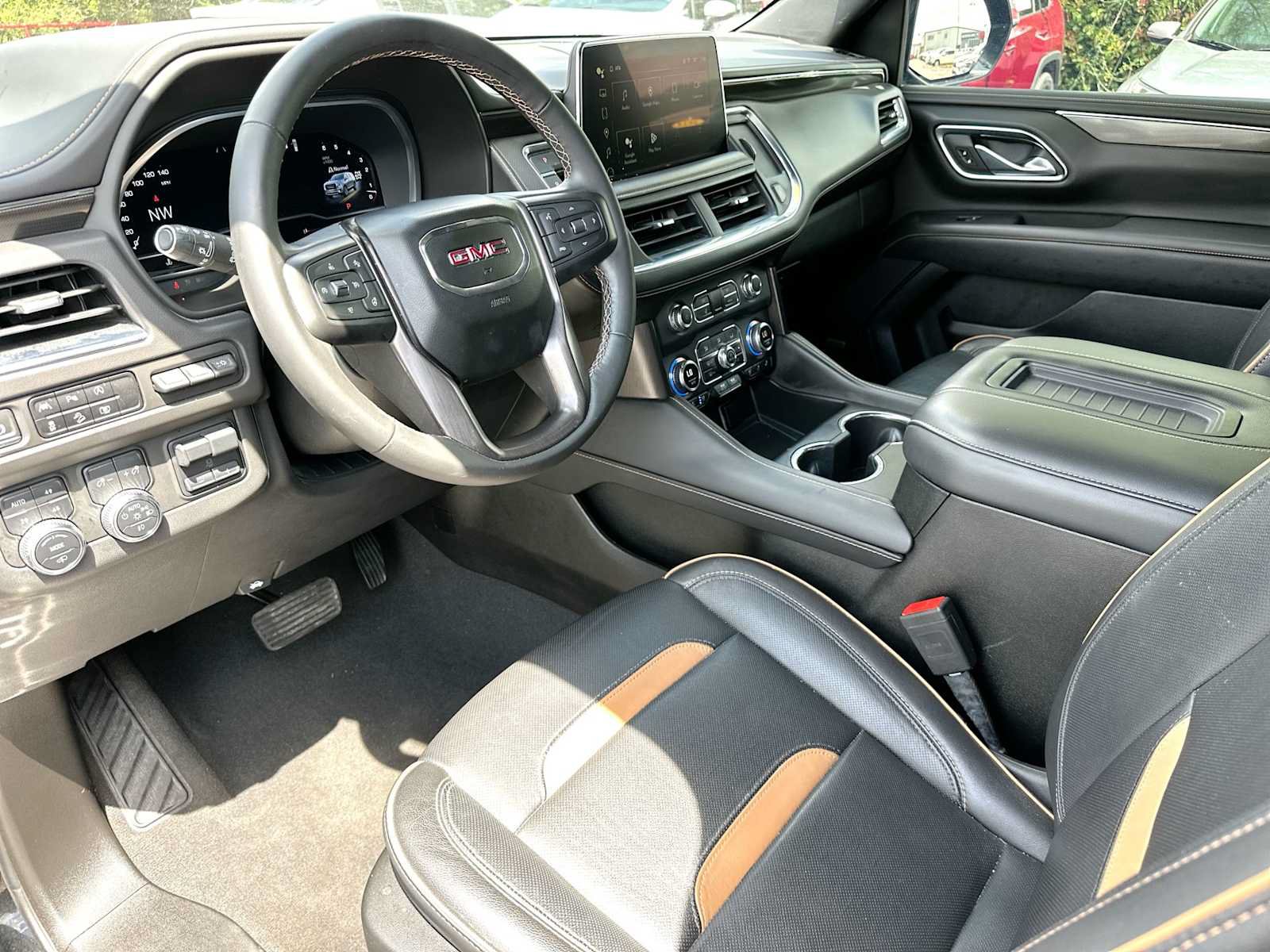 Used 2023 GMC Yukon AT4 w/ AT4 Premium Plus Package AWD/4WD image 18