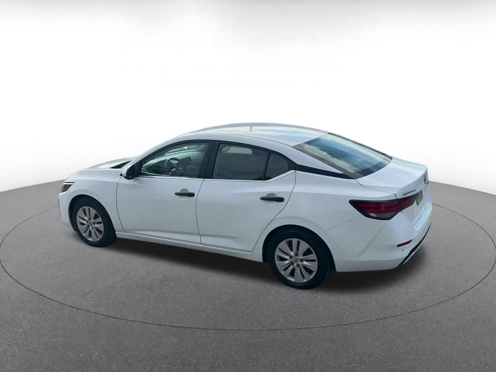 Used 2025 Nissan Sentra S FWD image 8