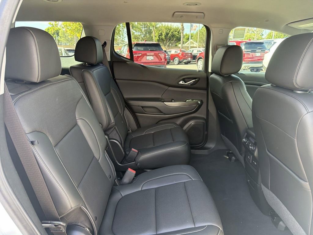 Used 2023 GMC Acadia SLT w/ Preferred Package image 27