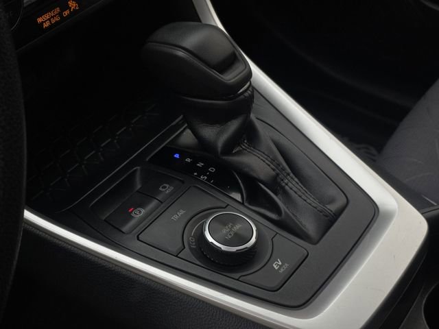 Certified 2020 Toyota RAV4 XLE w/ Convenience Package image 23