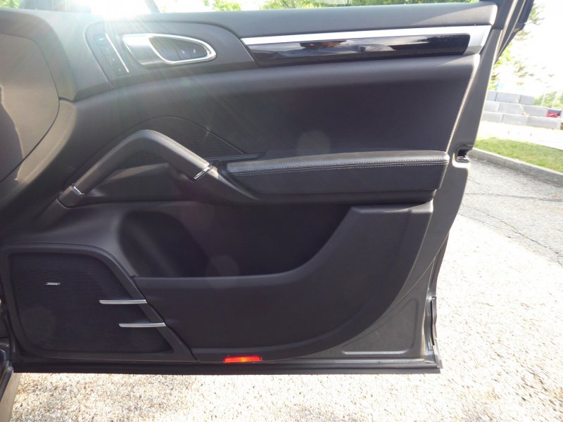 Used 2014 Porsche Cayenne GTS image 33