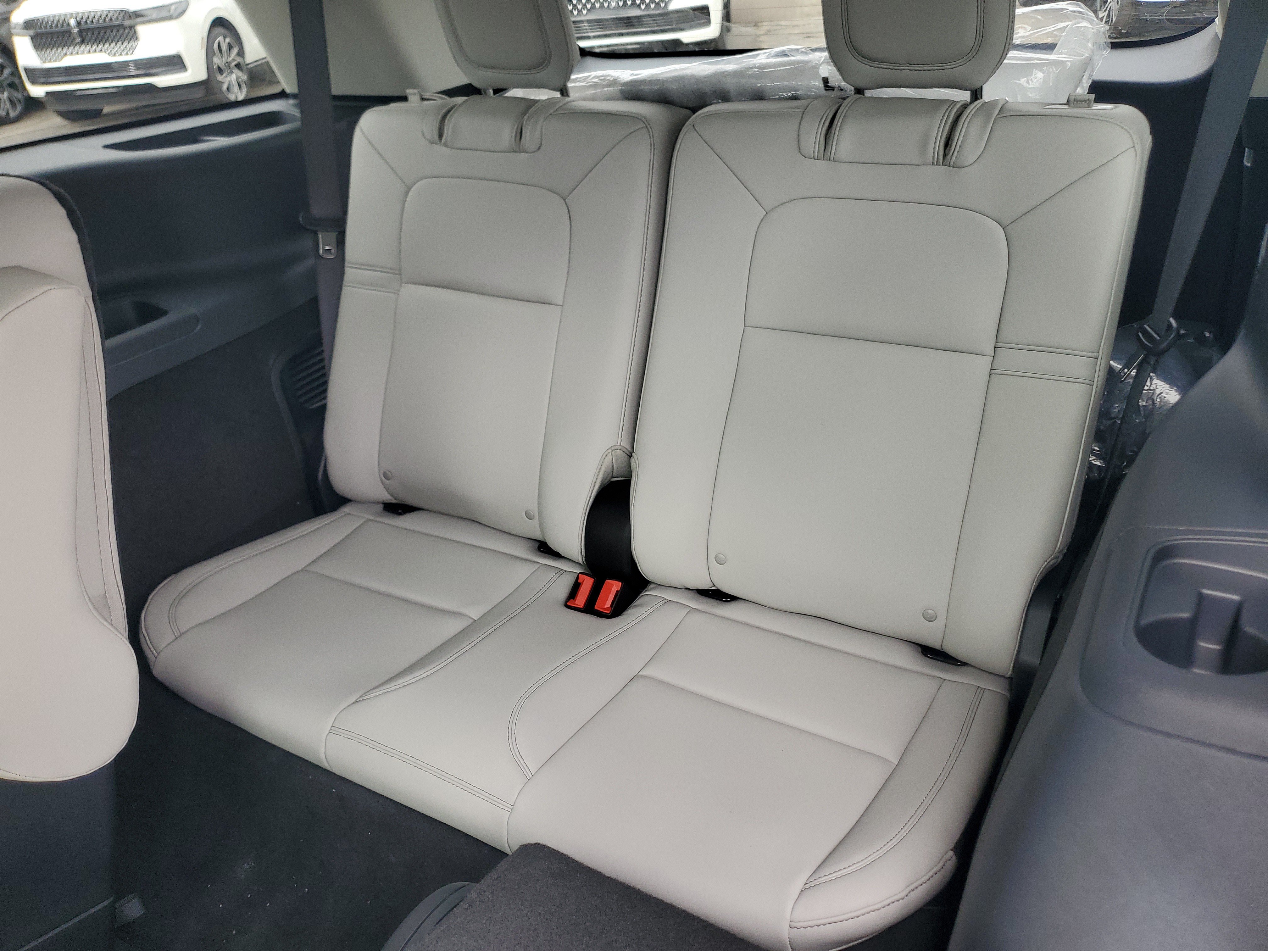New 2027 Lincoln Aviator AWD image 28