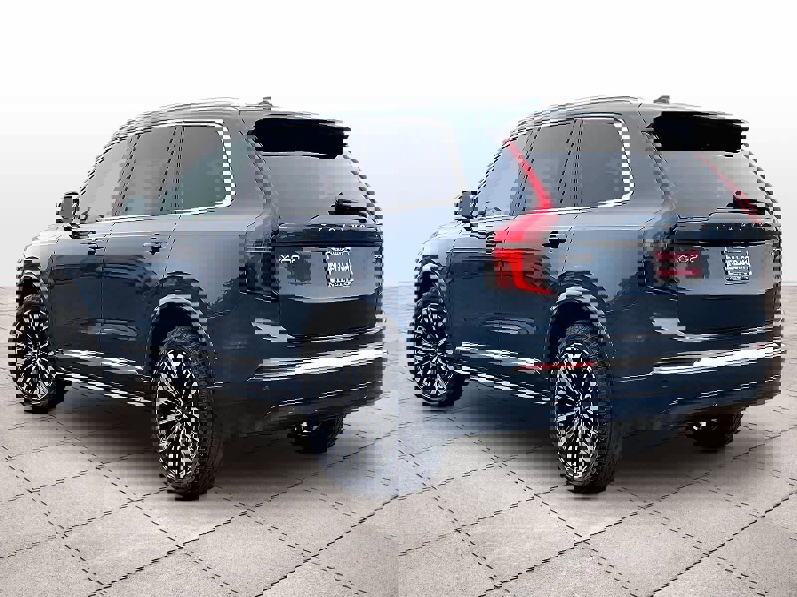 New 2026 Volvo XC90 B5 Plus w/ Protection Package image 3