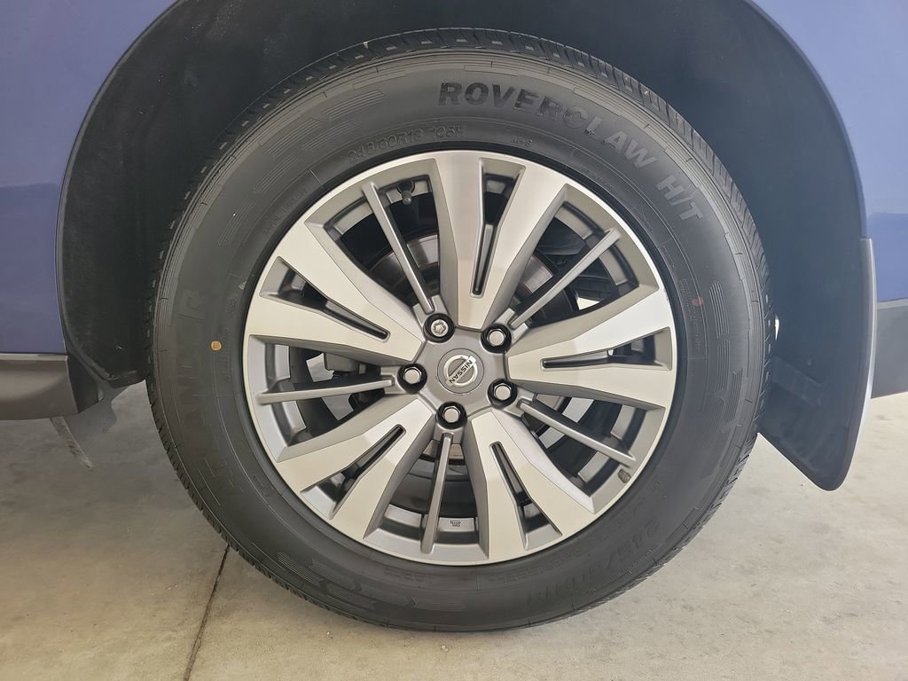 Used 2020 Nissan Pathfinder S image 11