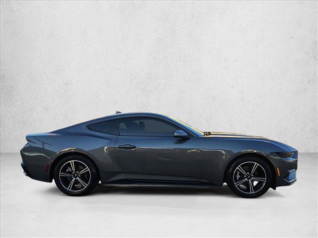 Used 2025 Ford Mustang Coupe RWD image 4