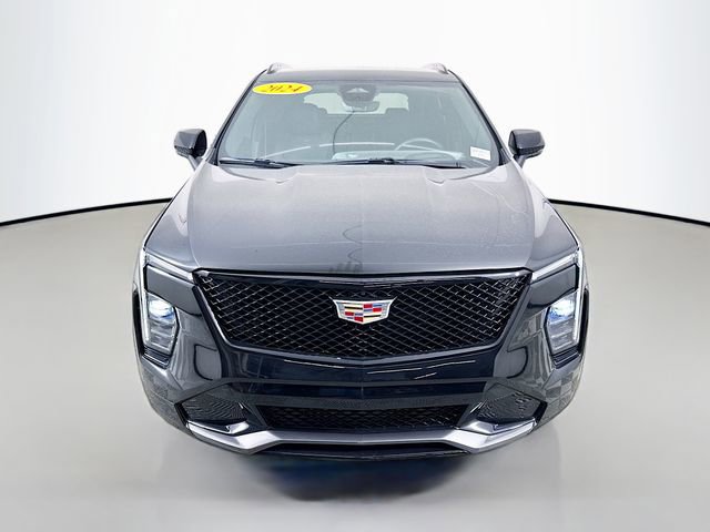 Used 2024 Cadillac XT4 Sport w/ Technology Package image 2